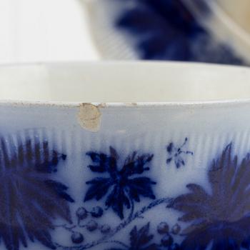 A 61 piece "Vinranka" dinner service by Arthur Percy from Gefle Sweden, first half of the 20th century.