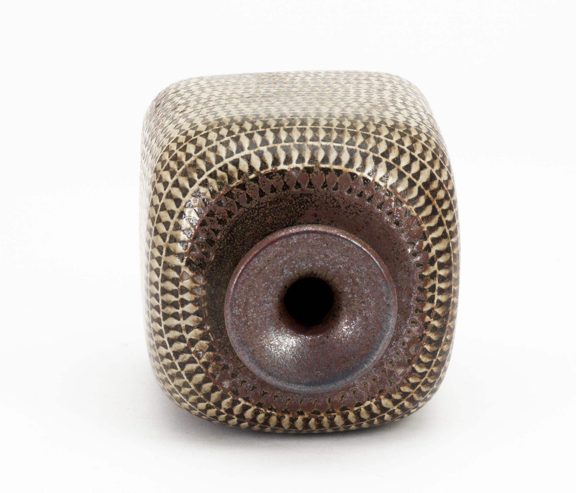 A Stig Lindberg stoneware vase, Gustavsberg studio 1967.