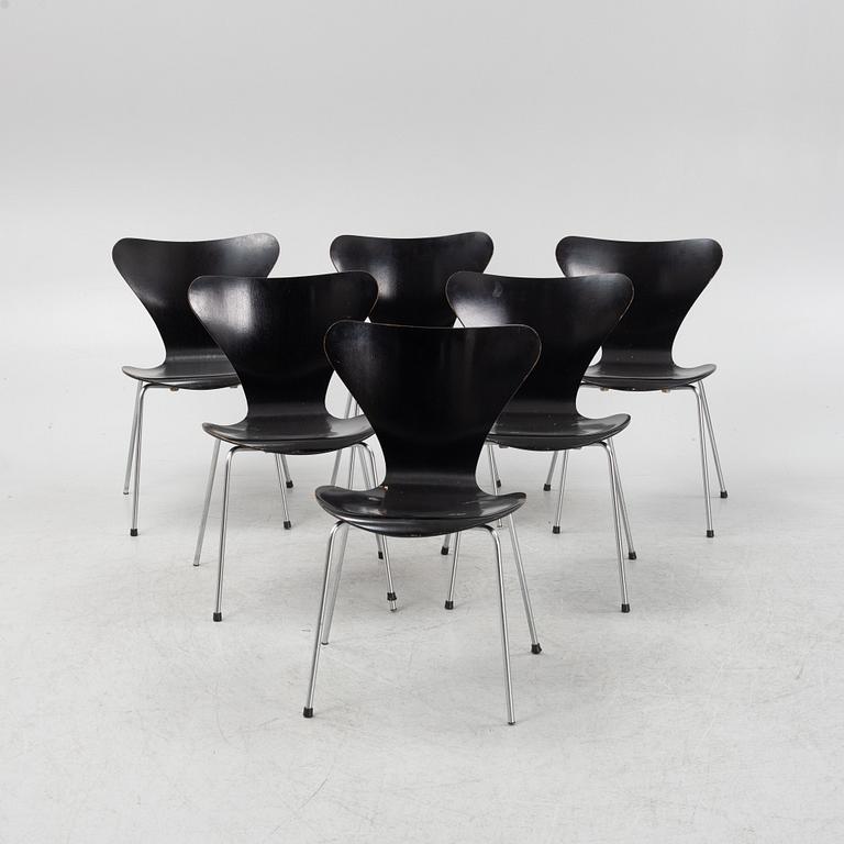 Arne Jacobsen, stolar sex st. "Sjuan", Fritz Hansen, Danmark, daterade 1966.