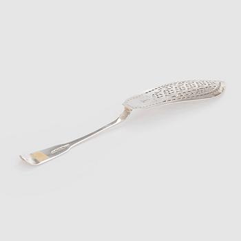 A sterling silver fish slice, Thomas Dicks, London England 1817.