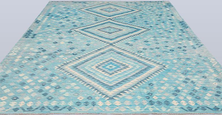 Rug, Kelim, classic design, 348 x 245 cm.