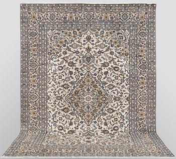 A carpet, Kashan, ca 350 x 247 cm.