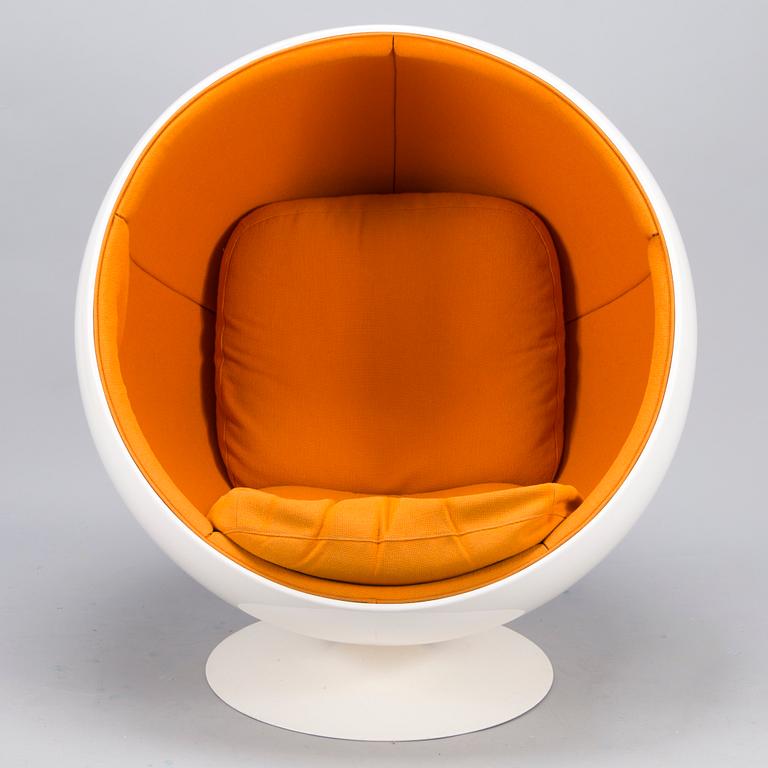 EERO AARNIO, 'Ball Chair', Adelta. Model design year 1963.