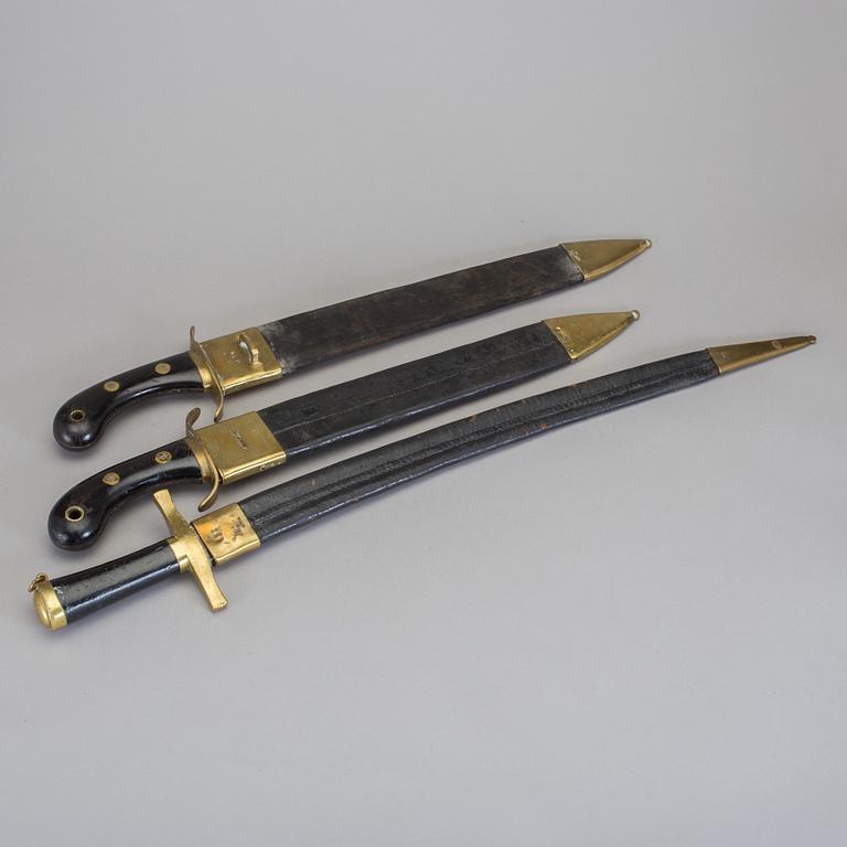 HUGGARE, 3 stycken, Sverige, 1800-tal.