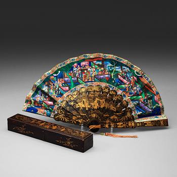 102. A painted mandarin fan with lacquered box, Qing dynasty, 19th Century.