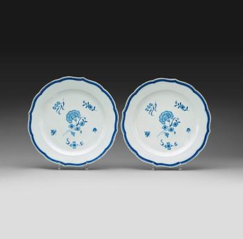 593. A pair of blue and white chargers. Qing dynasty Qianlong (1736-95).