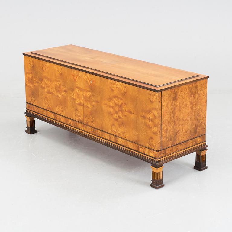 ERIK CHAMBERT, Sideboard, 1900-talets första hälft.