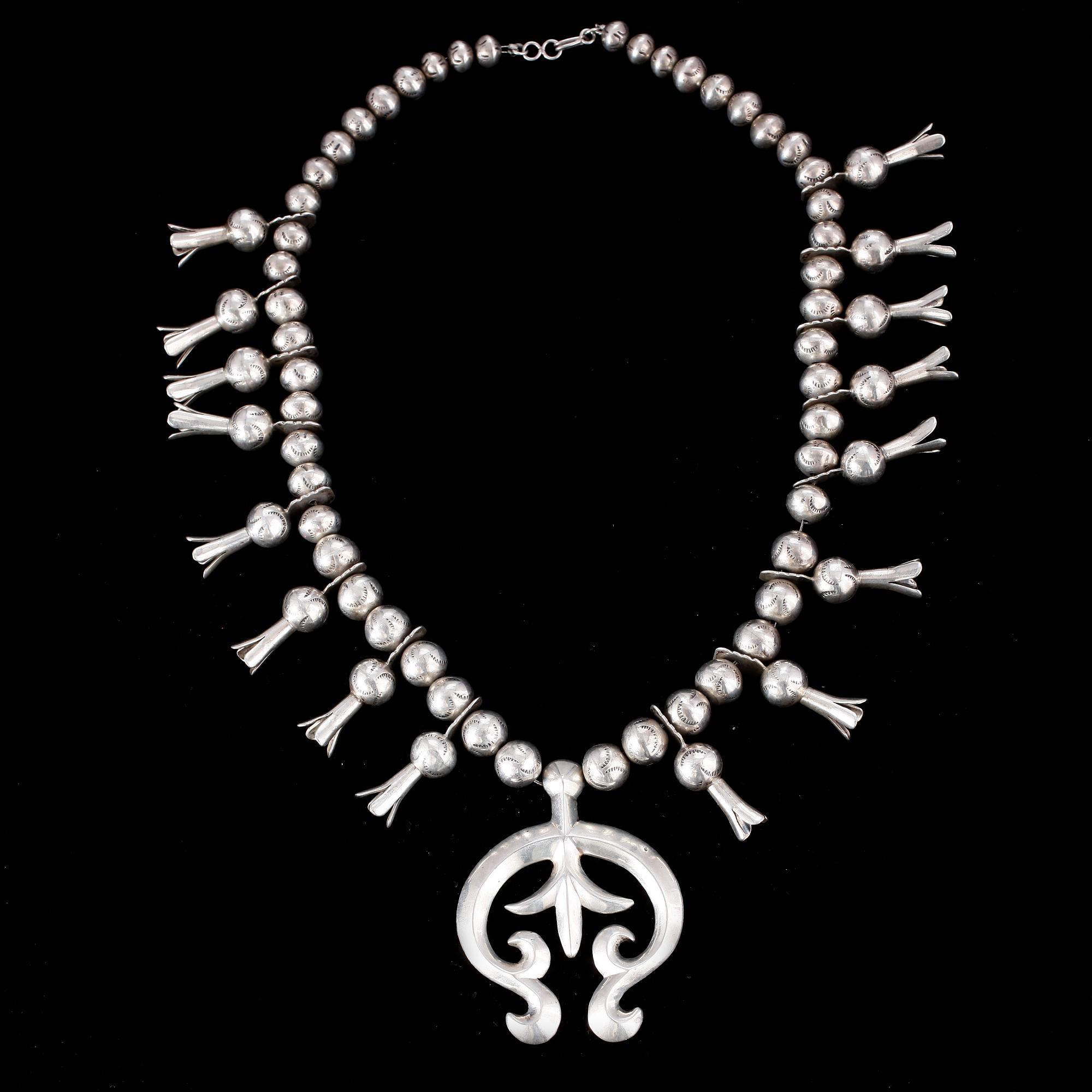 HALSSMYCKE, sterling silver. Vikt ca 190 gram.