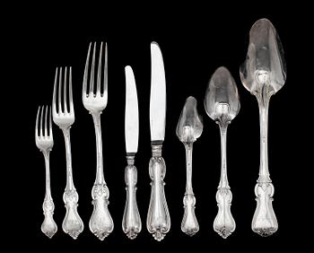 BESTICK, 104 delar, silver, "Olga", bl a CG Hallberg, 1860-tal till 1950-tal. Tot ca 5000 g.