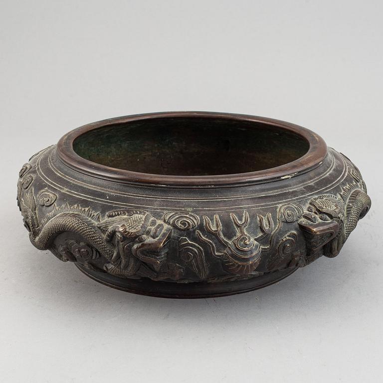 A large bronze censer, China, early 20th Century.