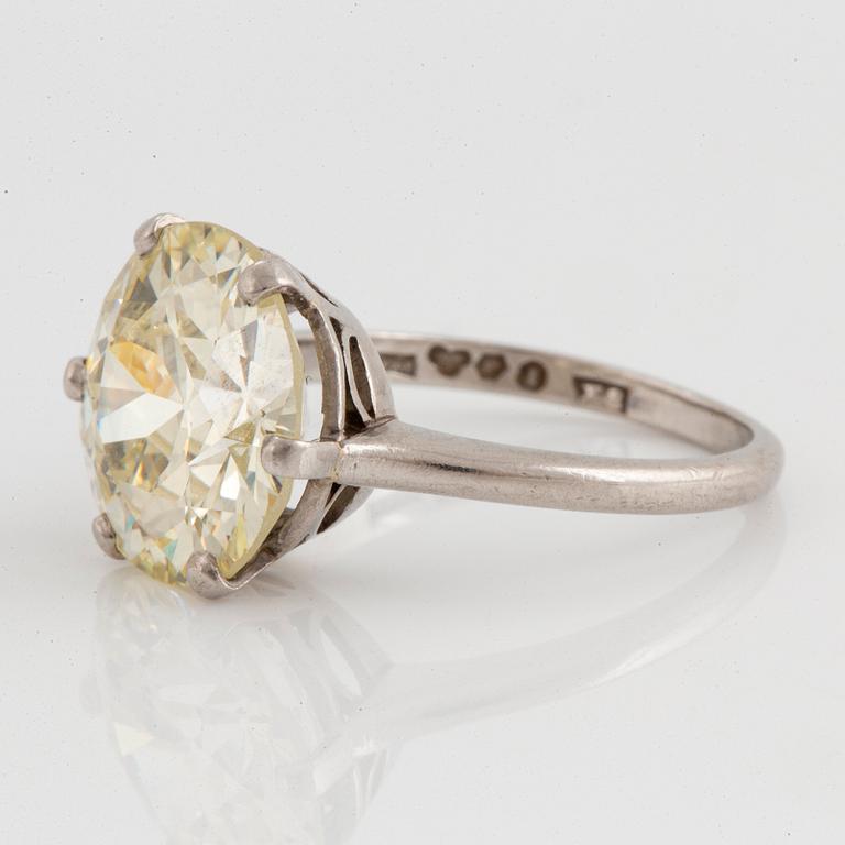 A platinum ring set with an old-cut diamond weight ca 5.50 cts quality ca O/R vs.