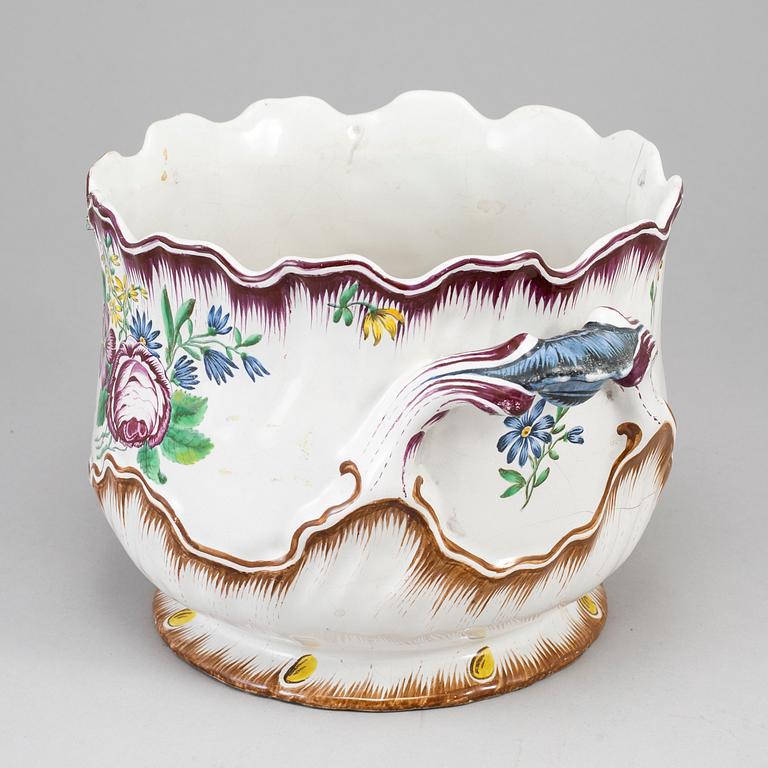 A Swedish Marieberg wine cooler, 18th Century.