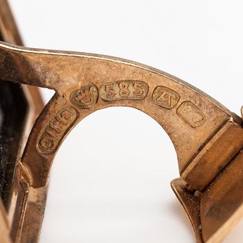 A pair of 14K ogld cufflinks with onyxes. Nummilan Koru, Turku 1967.