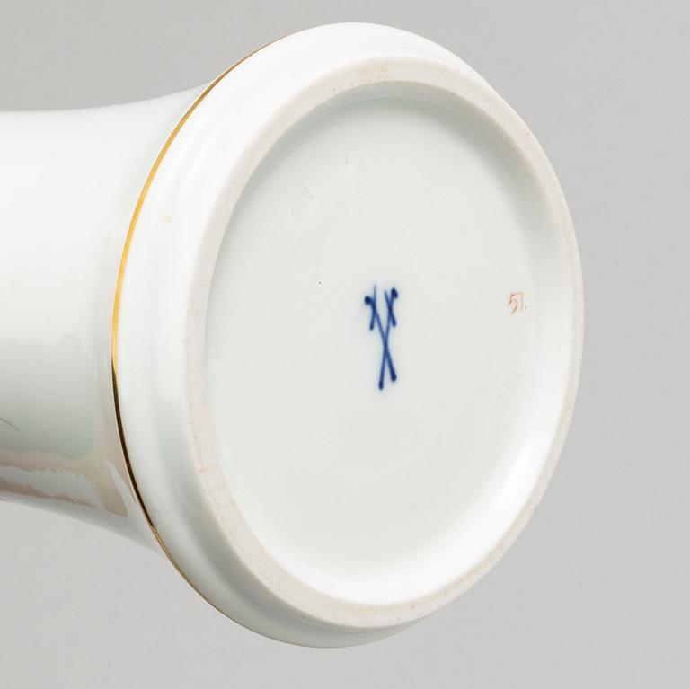 An early 20th century Meissen porcelain vase.