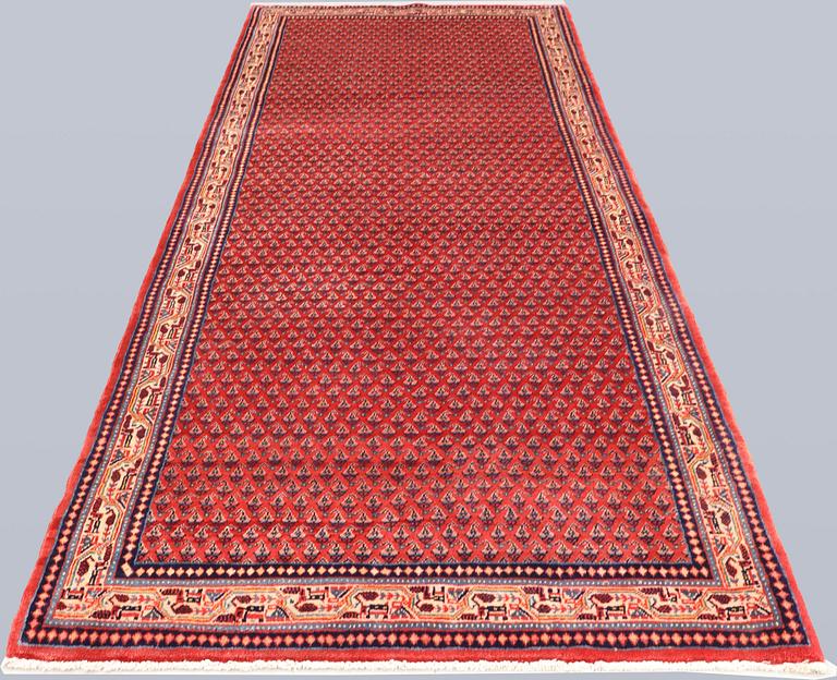Gallerimatta, Sarouk, ca 315 x 113 cm.