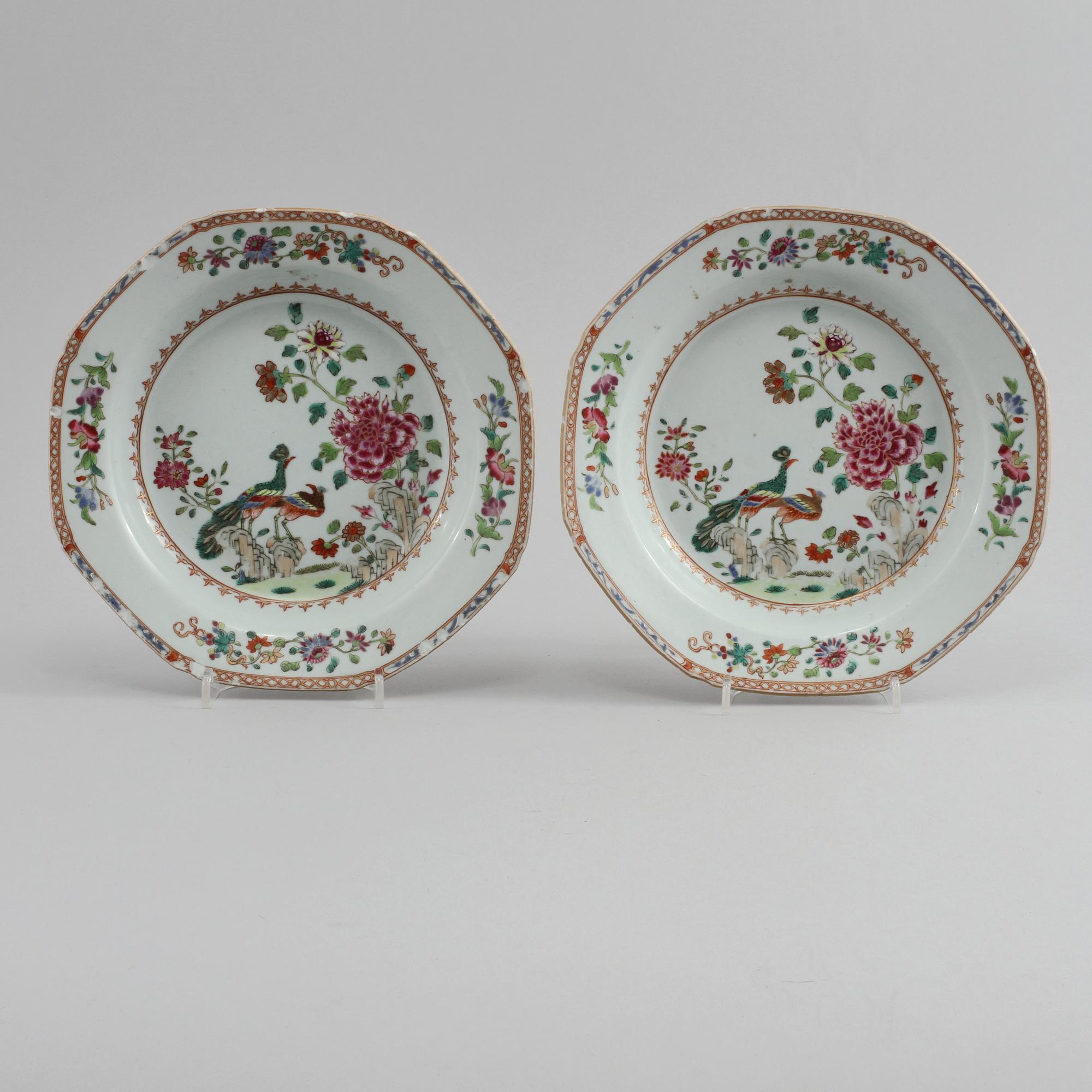 TALLRIKAR, 2 st, porslin, Kina, 1700-tal.