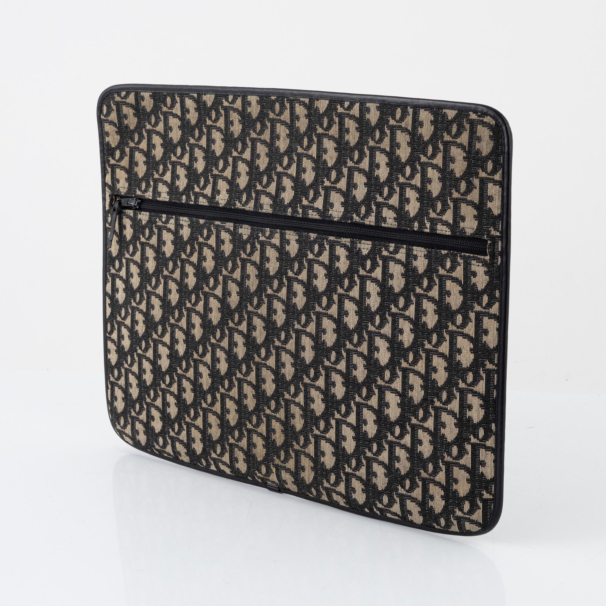 Christian Dior, clutch.