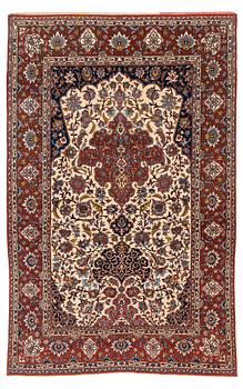 370. A part silk semi-antique Esfahan carpet, ca 226 x 144 cm.