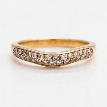 Bulgari, an 18K gold 'Fedi' ring with diamonds, ca. 0.14 ct in total.