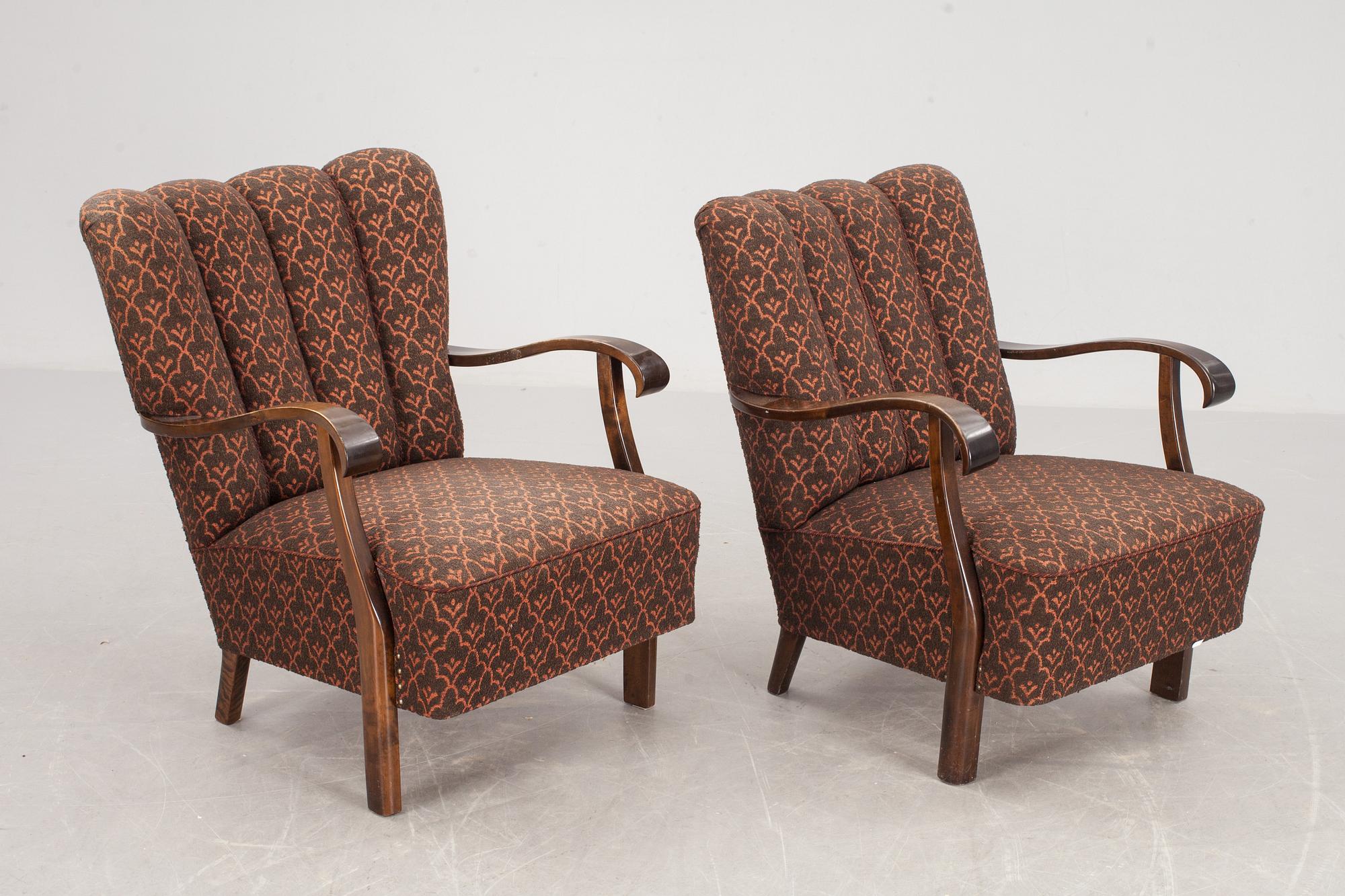 FÅTÖLJER, ett par och BORD, 1900-talets första hälft.