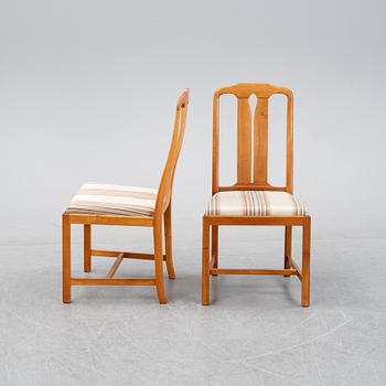 Carl Malmsten, a 'Ambassdör' walnut dining suite, Åfors Möbelfabrik.