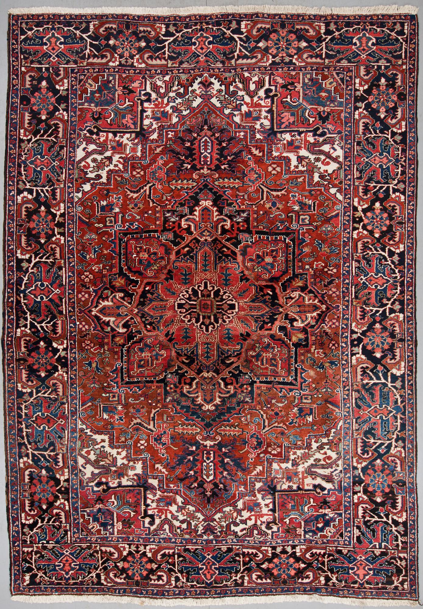 MATTA, semiantik/old, Heris, ca 345 X 241 cm.