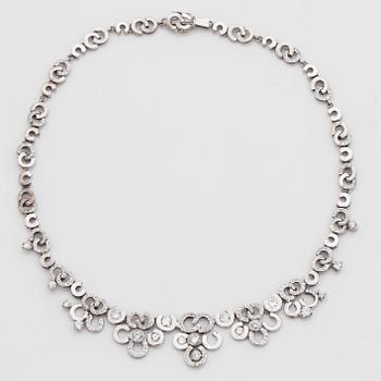 A Mandelstam 'Stardust' brilliant cut diamond necklace. Total carat weight 5.62 cts.