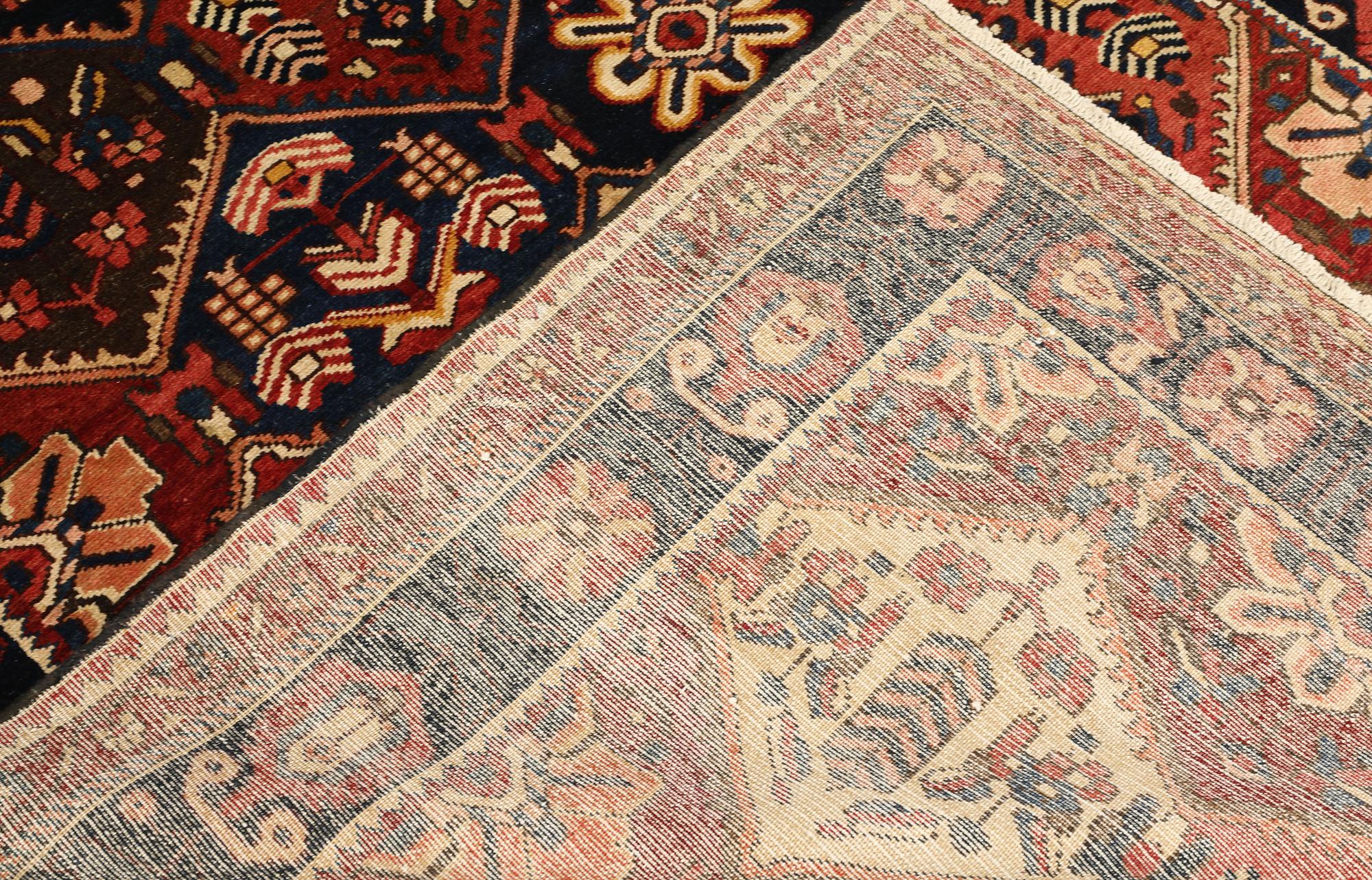 A rug, Bakhtiari, approx. 296 x 159 cm.