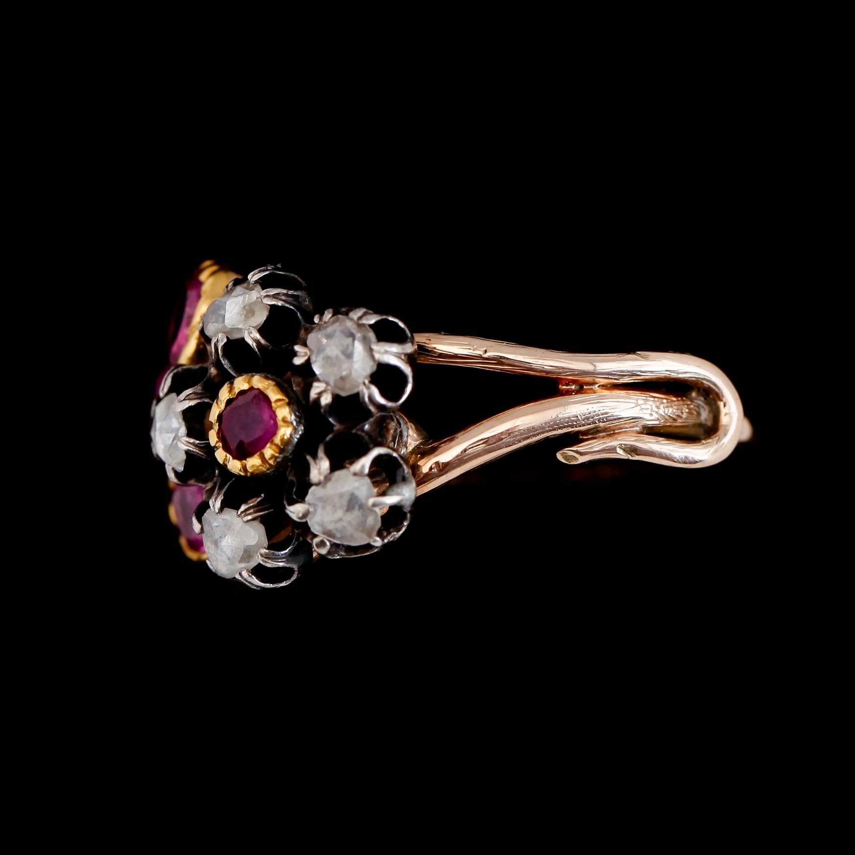 RING, 14K guld/silver, 5 rosenstenar samt 4 rubiner, 1900-talets första hälft.