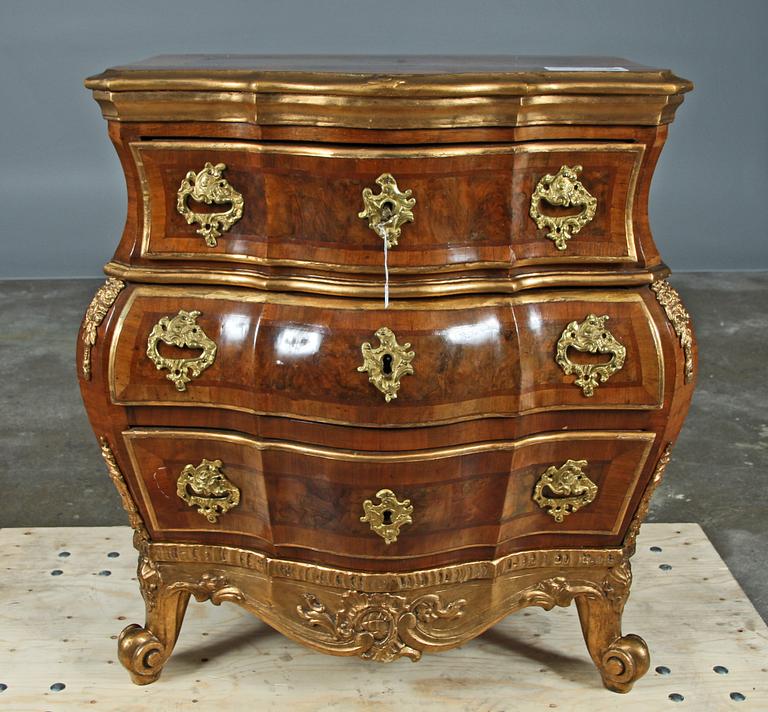 BYRÅ, rokokostil, 1800-1900-tal.