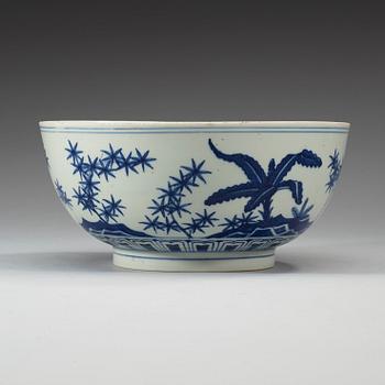 A blue and white bowl, Qing dynasty (1644-1912) with Wanli's six character mark.