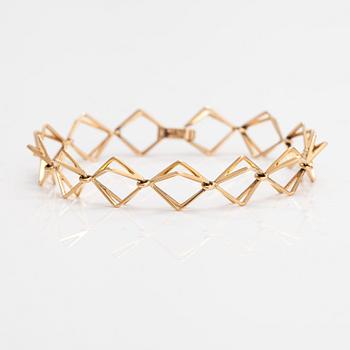 Elis Kauppi, A 14K gold bracelet. Kupittaan kulta, Turku.