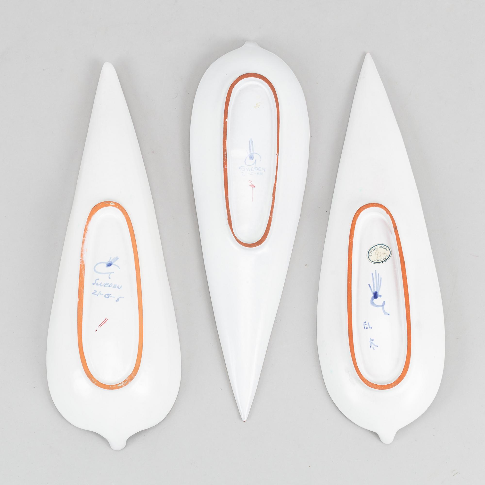 Stig Lindberg, three earthenware dishes, Gustavsberg studio.