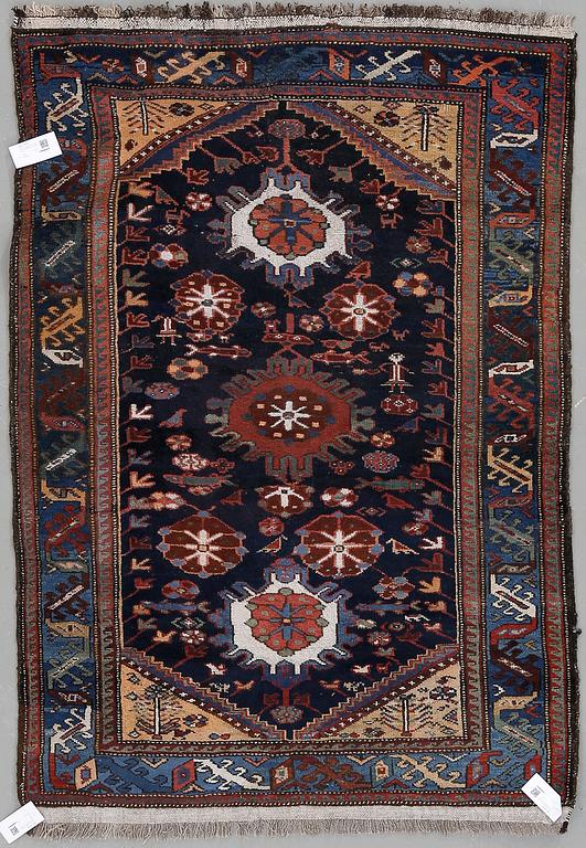 MATTA, sannolikt Bachtiari, antik/semiantik. Ca 155x110 cm.