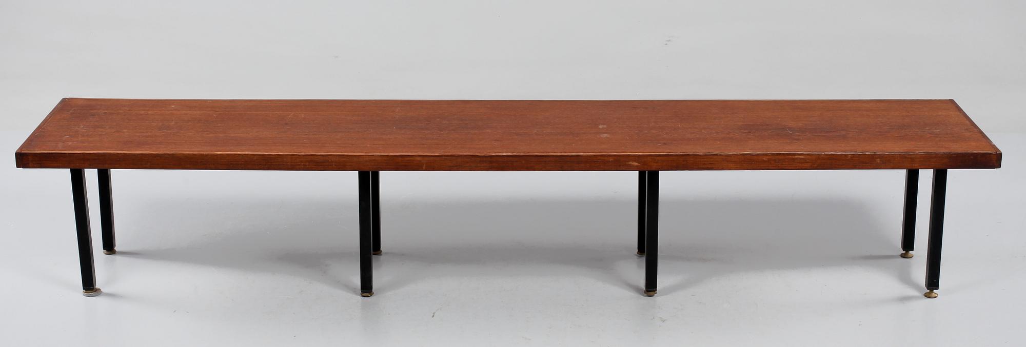 BÄNKAR, ett par, 1900-talets andra hälft.