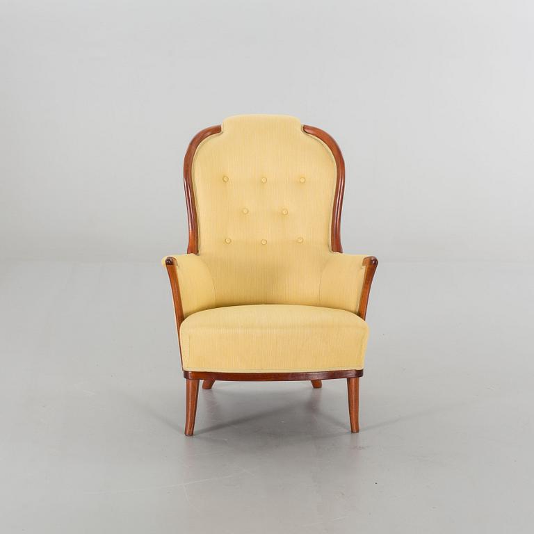 CARL MALMSTEN, a "Vår fru" armchair.