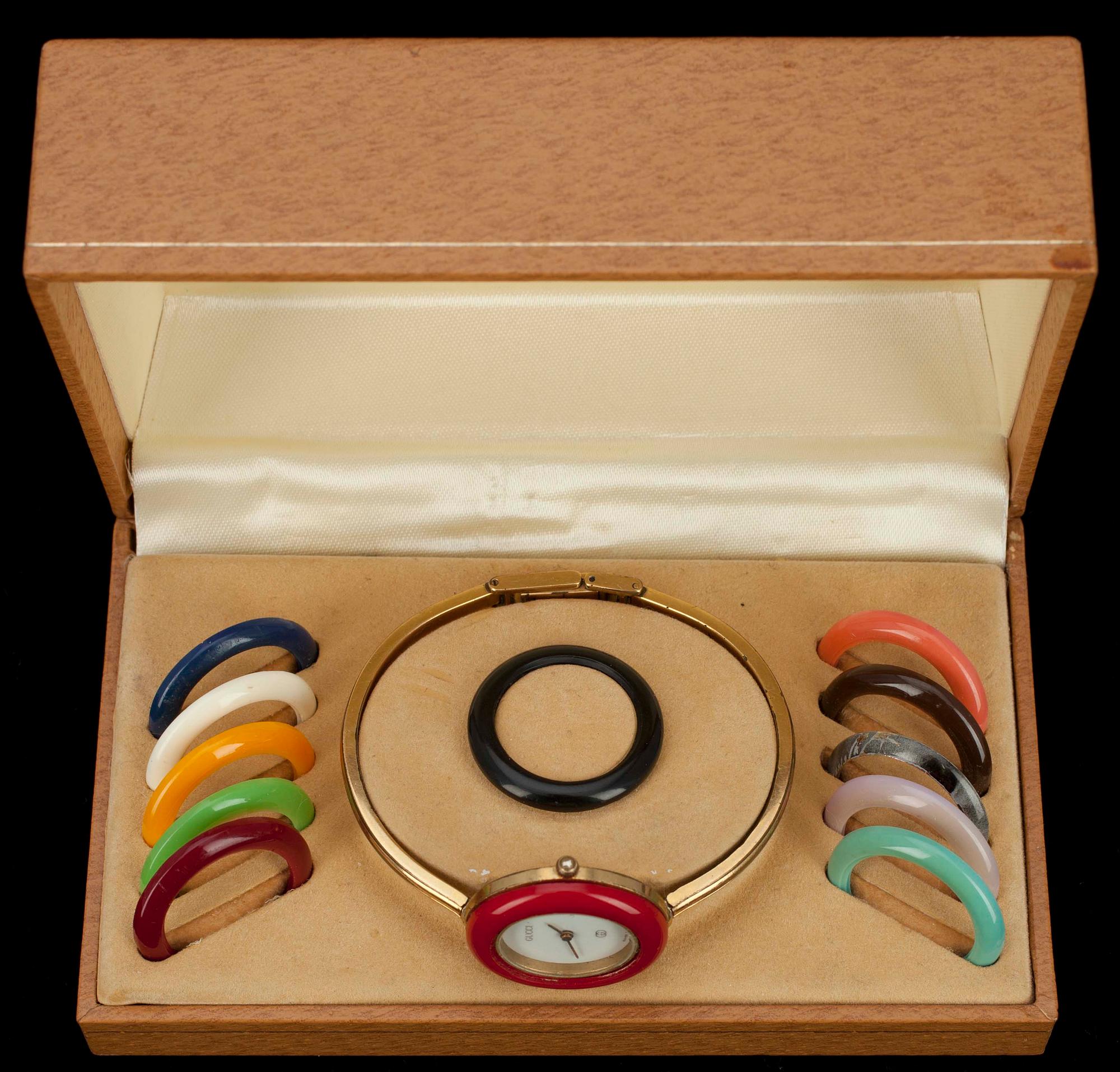 ARMBANDSUR, Gucci.