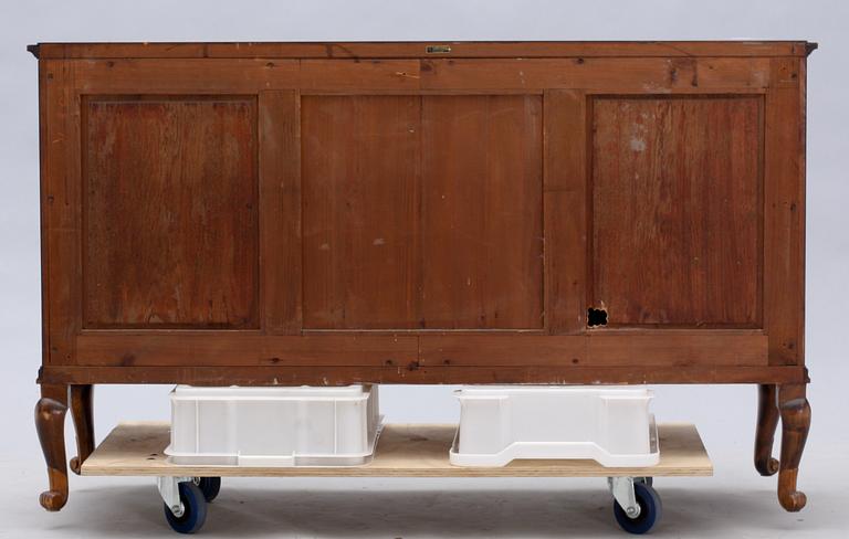 MATSALSGRUPP, 12 delar, brickmärkt Firma Möbler & Inredningar, inneh Arkitekt GH Wrange, Stockholm. 1920-30-tal.