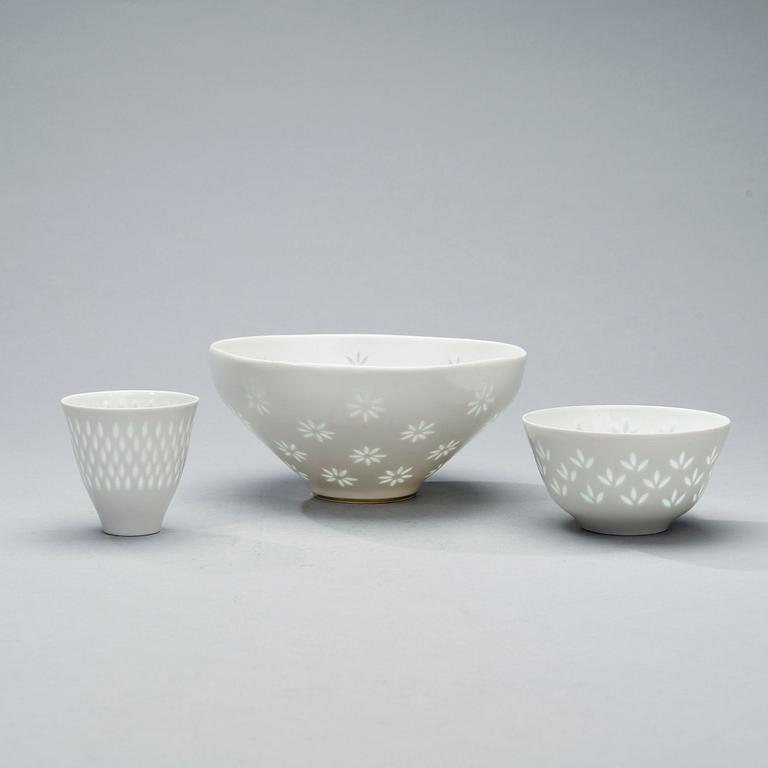 SKÅLAR, 3 st, risporslin, Friedl Holzer-Kjellberg, Arabia, signerad.