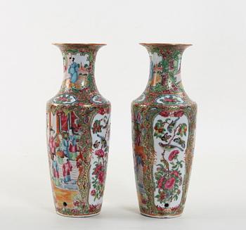 VASER, 2 st, porslin, Kanton, Kina, 1800-talets andra hälft.