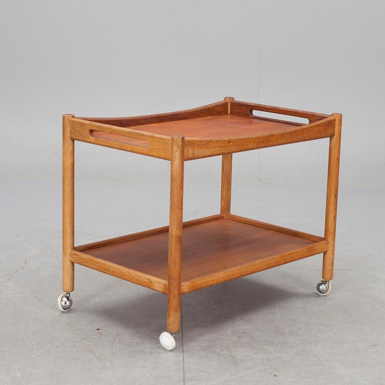 SERVERINGSVAGN, Hans J Wegner för Andreas Tuck, brännmärkt. Danmark.