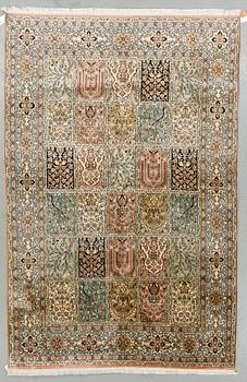 MATTA, Kashmir, silke. Ca 255x170 cm.