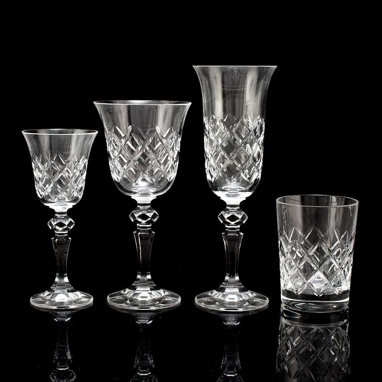 GLASSERVIS, 36 delar. Böhmen, 1900-tal.