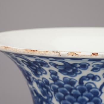 VAS, porslin, Kina, Kangxi-stil, 1800-tal.