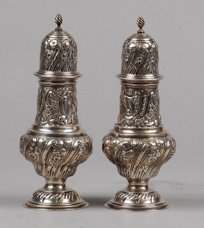 SOCKERRUSKOR, ett par, silver, rokokostil, Chester, England 1907.