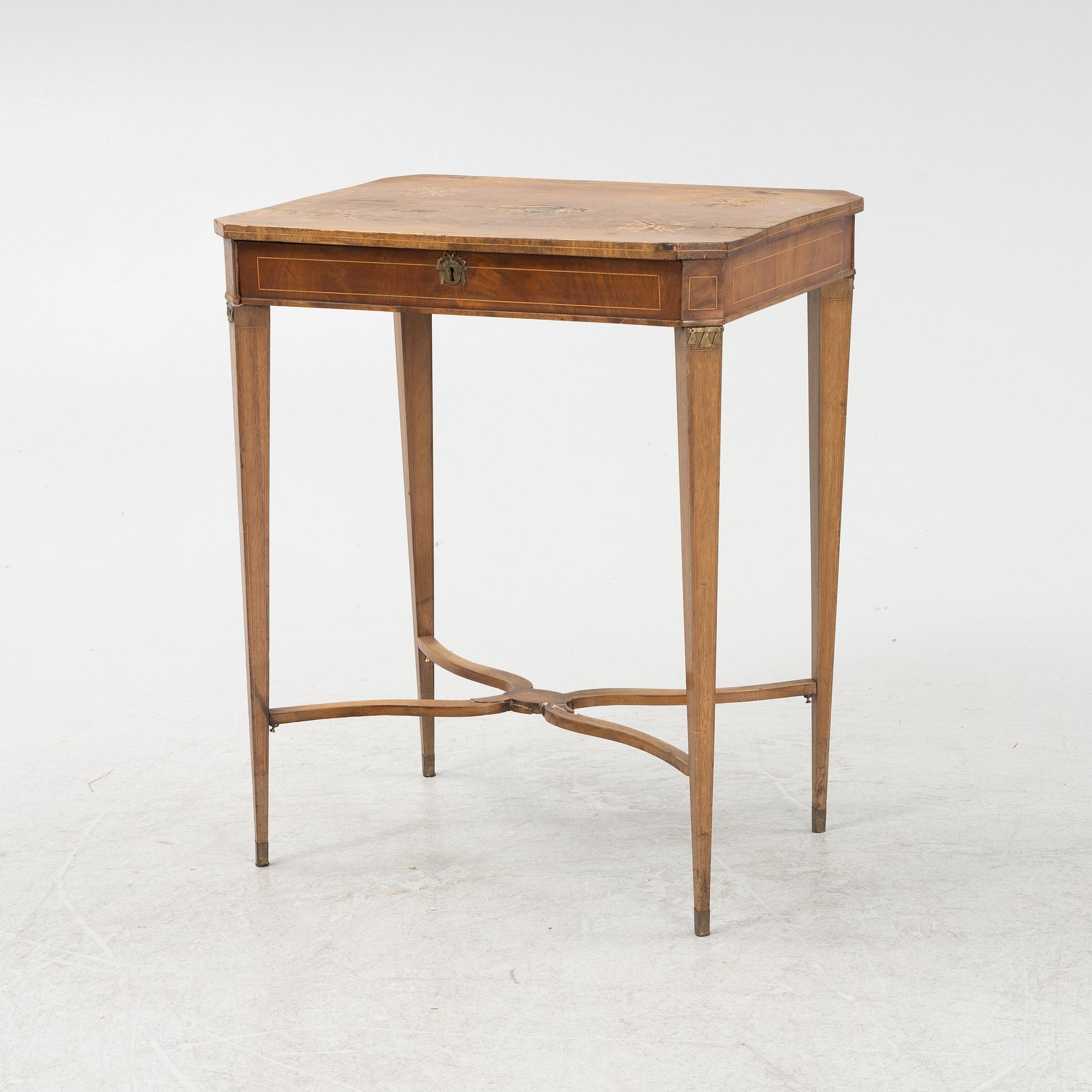 Side table, Swedish Gustavian style, from the first half of the 19th century.