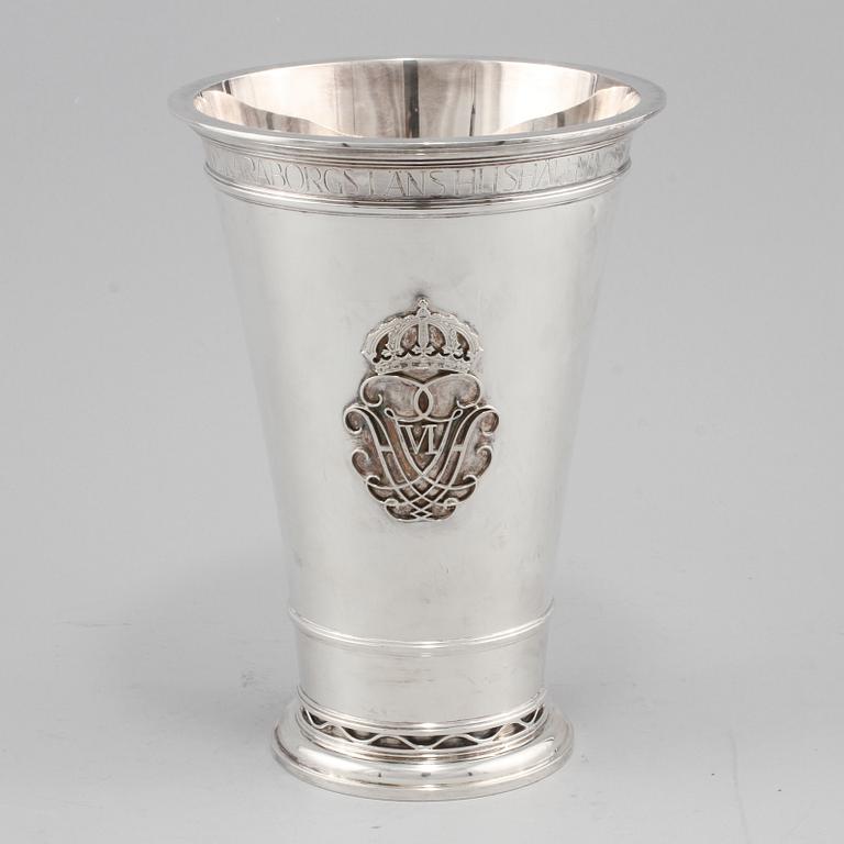 VAS, sterlingsilver, Helge Lindgren, K Andersson, Stockholm, 1957. Vikt 1115 g.