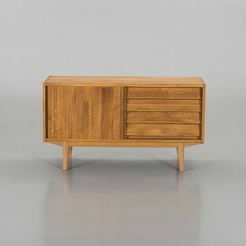 SIDEBOARD, ek, "Rekord" design Nils Troedsson, Troeds, 2000-tal.