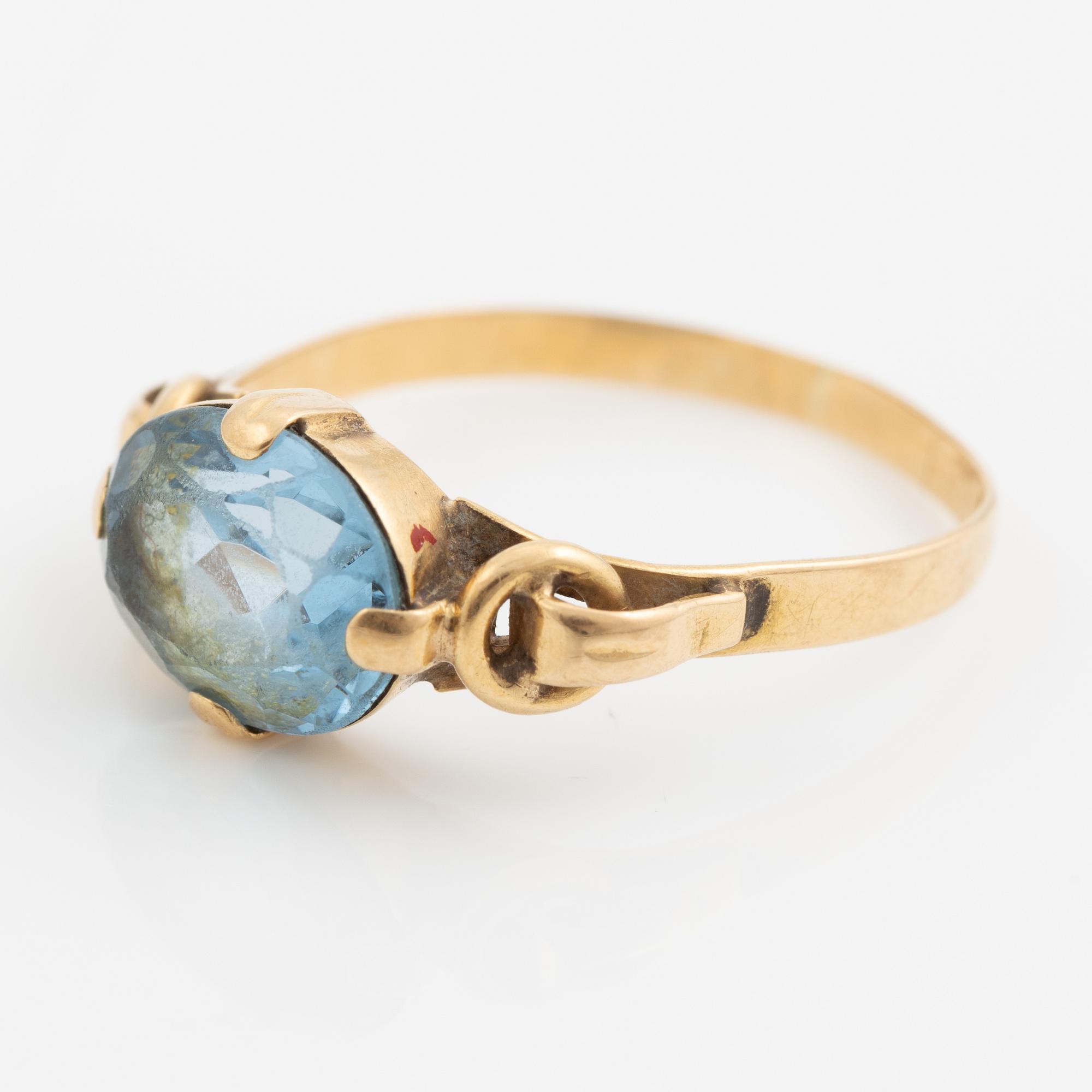 Ring 18K guld med syntetisk blå spinell.