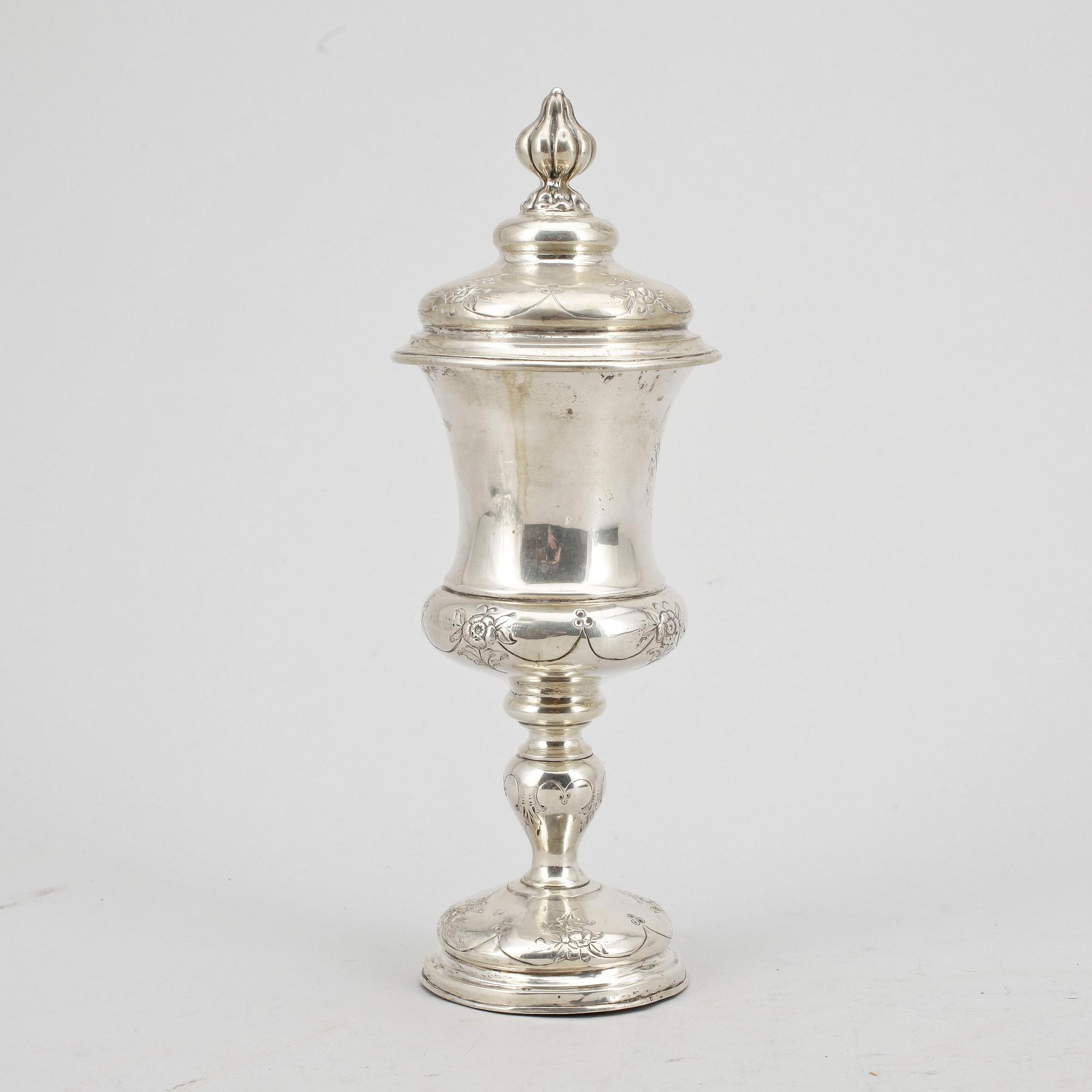 POKAL med LOCK, silver, stämplar saknas, 1800-tal.
